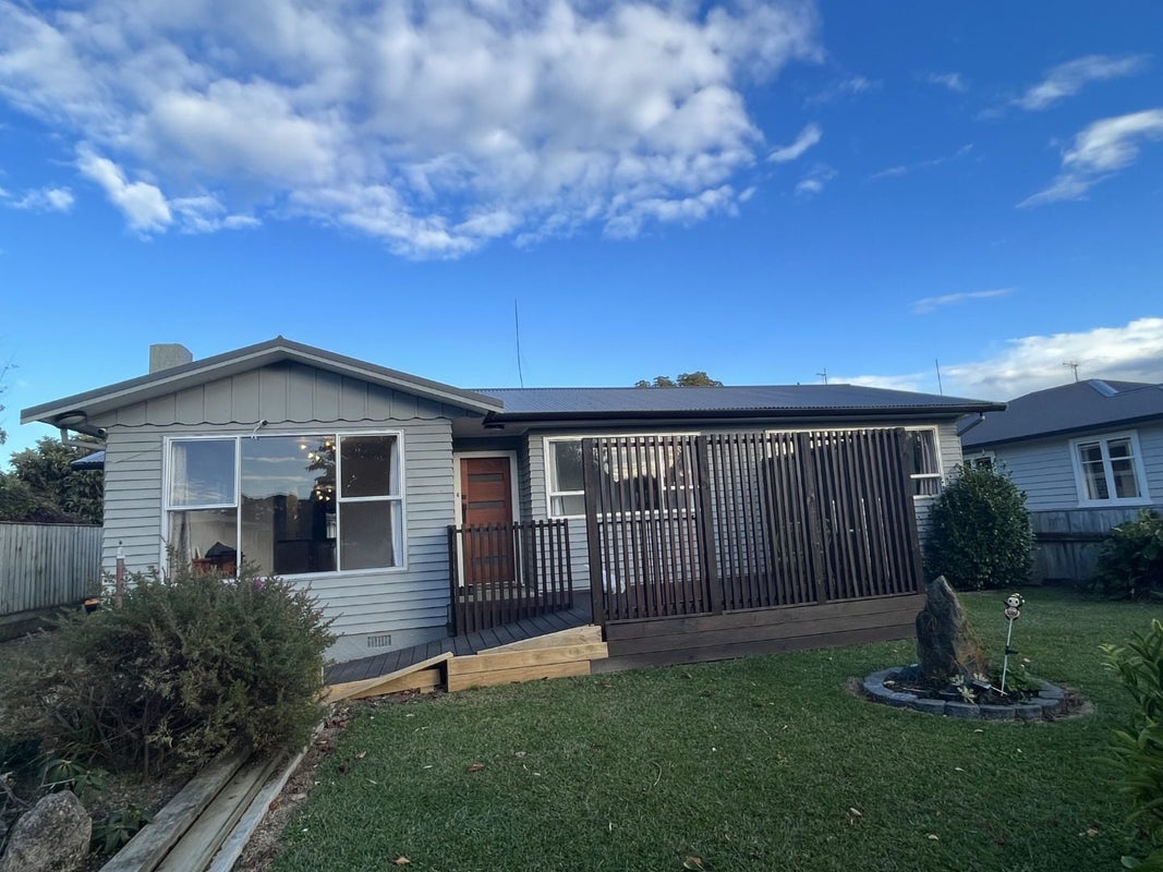 24 Akaroa Avenue, Awapuni, Palmerston North - Carousel 1