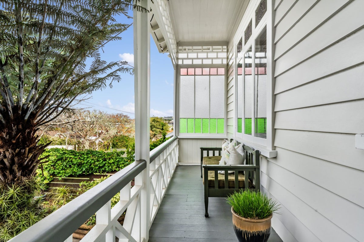 1 Rotomahana Terrace, Remuera, Auckland - Carousel 2