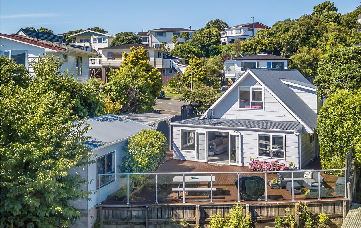 68 Eskdale Road, Papakowhai, Porirua - Carousel 1