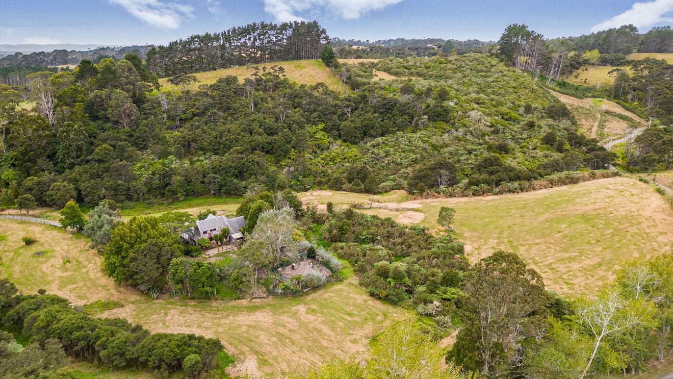 4 Steed Road, Waitakere, Auckland - Carousel 33