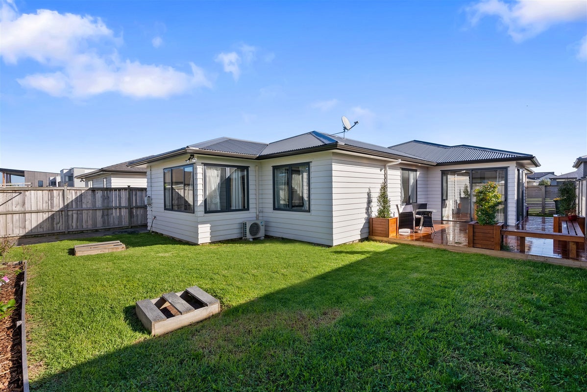 15 Treestump Road, Takanini, Auckland - Carousel 1