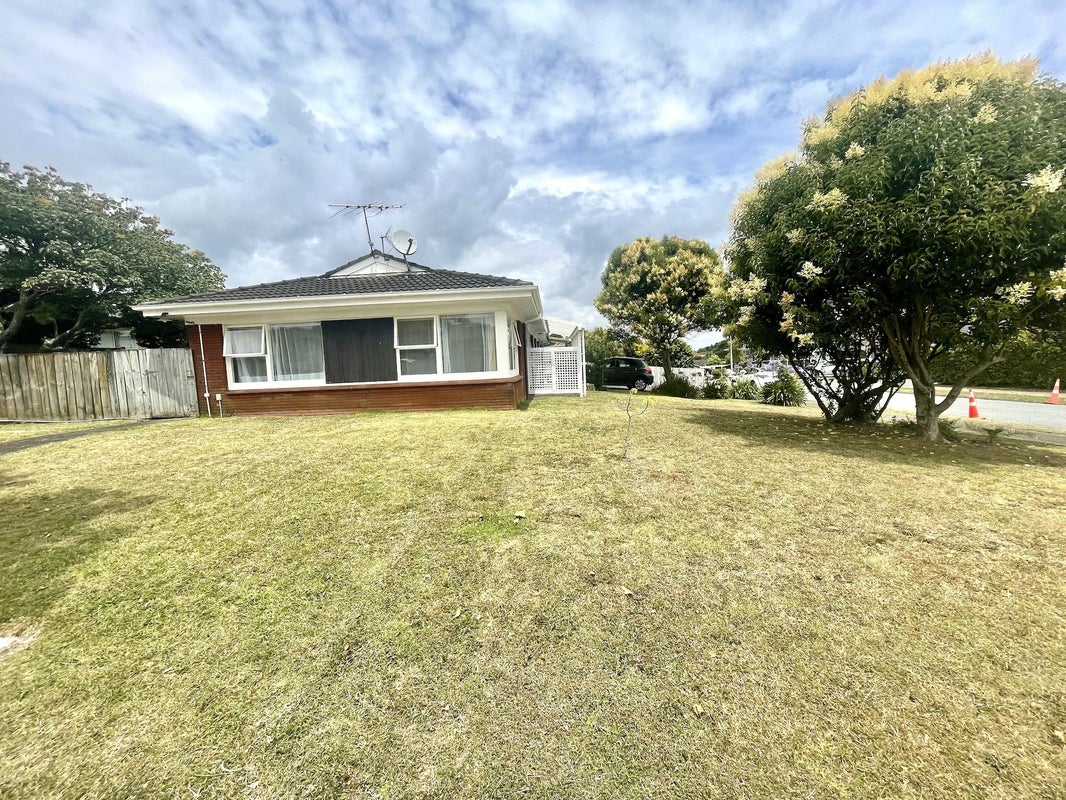 1/2 Yacht Place, Bucklands Beach, Auckland - Carousel 1