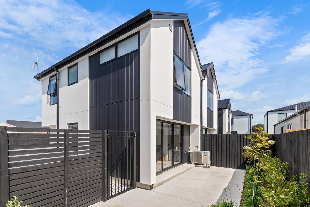 2/43 Harker Street, Spreydon, Christchurch - Carousel 1