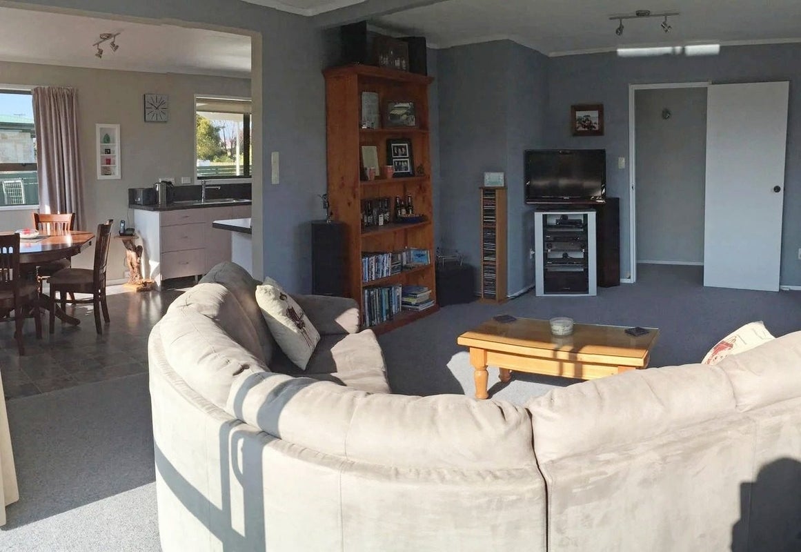 22 Hemans Street, Leamington, Cambridge - Carousel 2