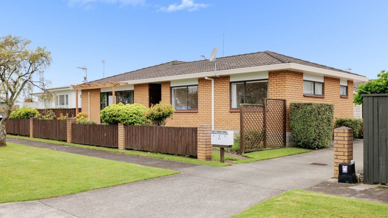 20A Devon Street, Greerton, Tauranga - Carousel 1