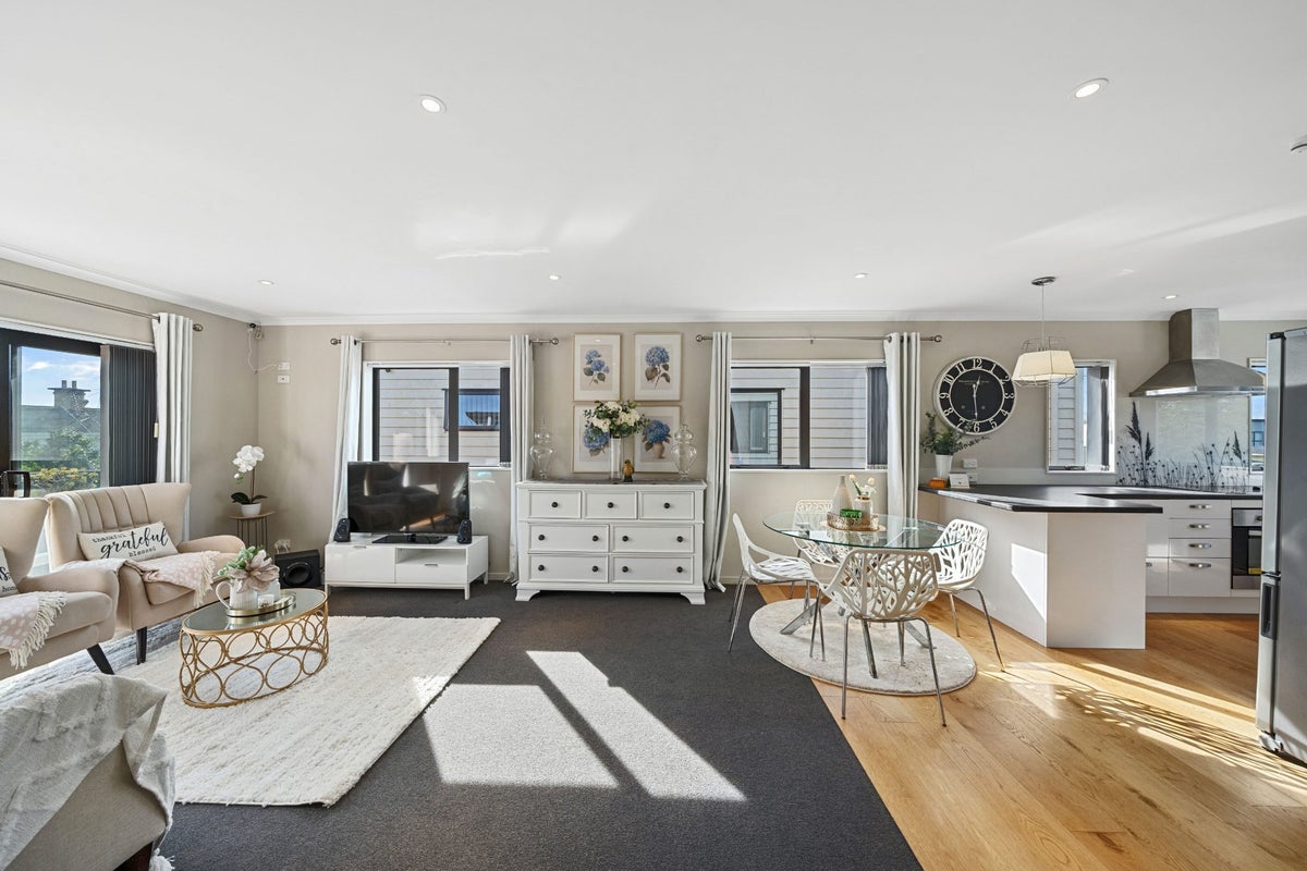 2B Oxford Road, Manurewa, Auckland - Carousel 2