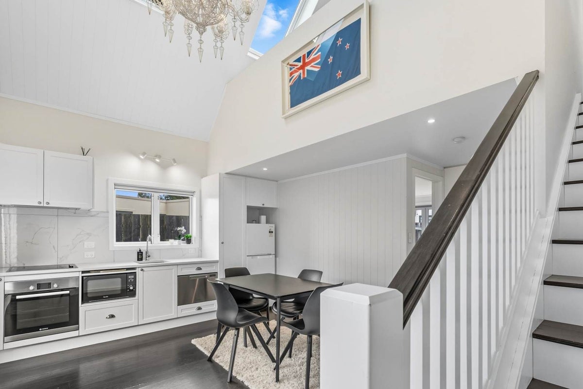 19D Cathedral Place, Parnell, Auckland - Carousel 2