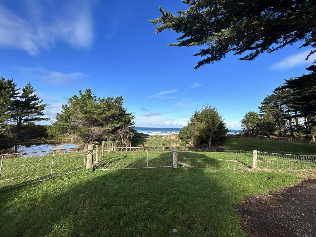 58 Taieri Mouth Road, Brighton, Dunedin - Carousel 2