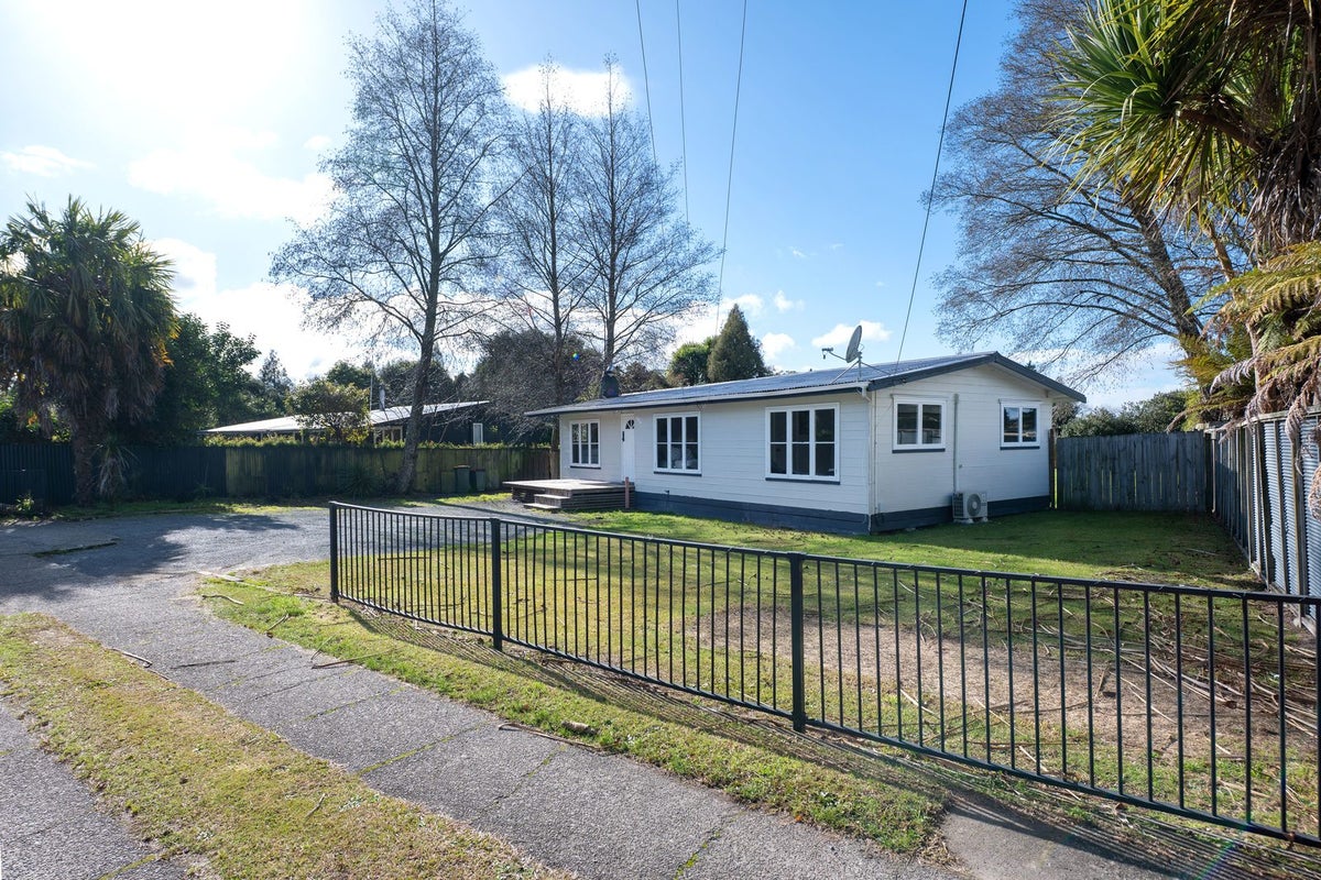 15 Kokiri Street, Ngongotaha, Rotorua - Carousel 1