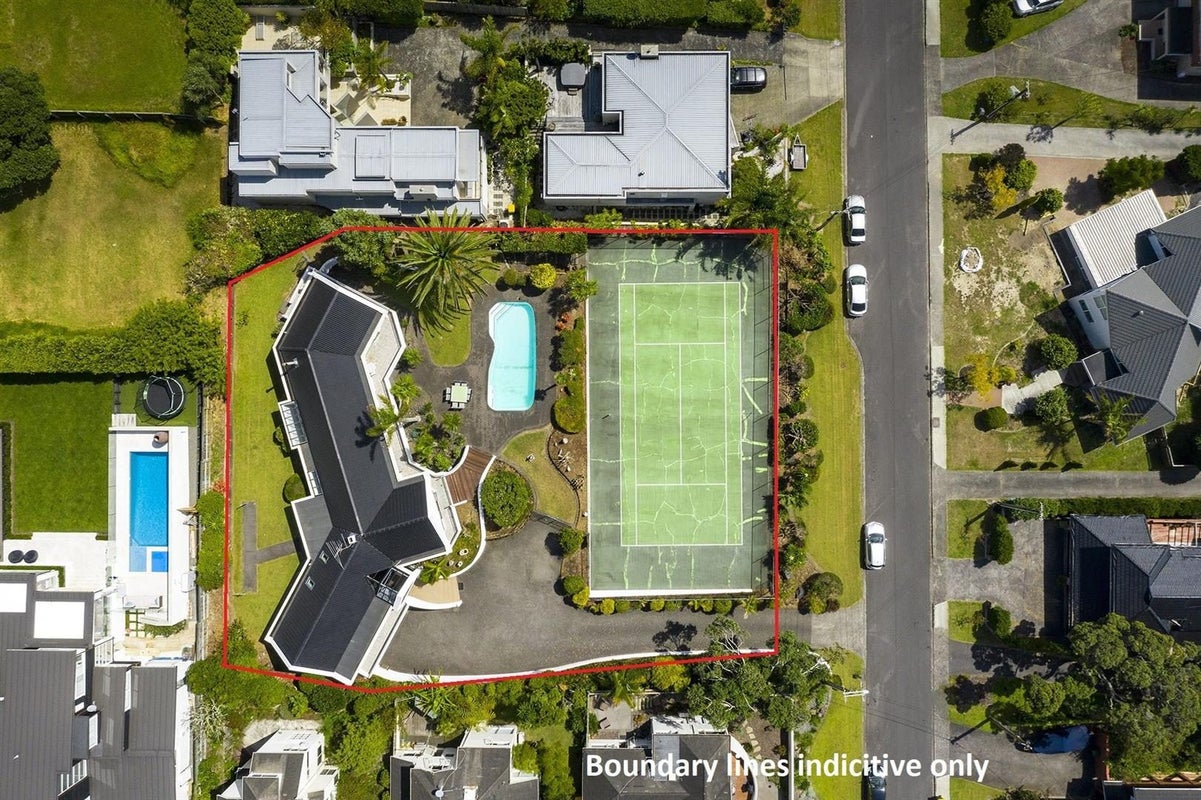 16 Bournemouth Terrace, Murrays Bay, Auckland - Carousel 2