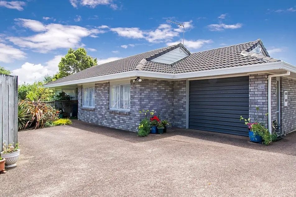 2/88 Simmental Crescent, Somerville, Manukau - Carousel 2