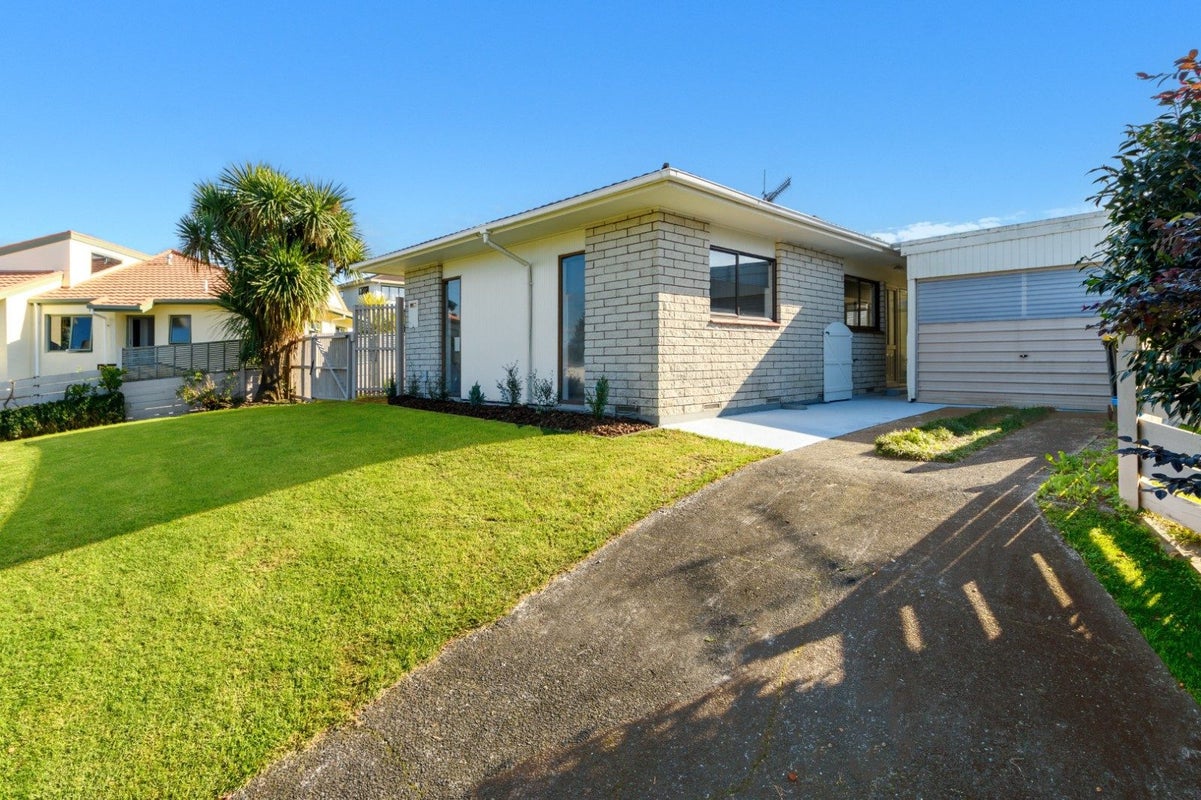 21B Columba Place, Matua, Tauranga - Carousel 1