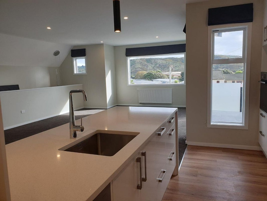 34 Paremata Crescent, Paremata, Porirua - Carousel 2