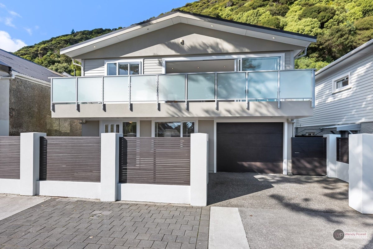 225 Muritai Road, Eastbourne, Lower Hutt - Carousel 1
