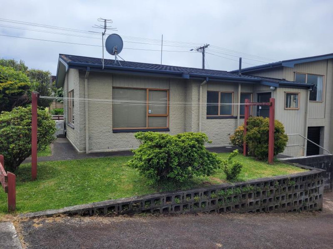 39 Birdwood Avenue, Moturoa, New Plymouth - Carousel 2