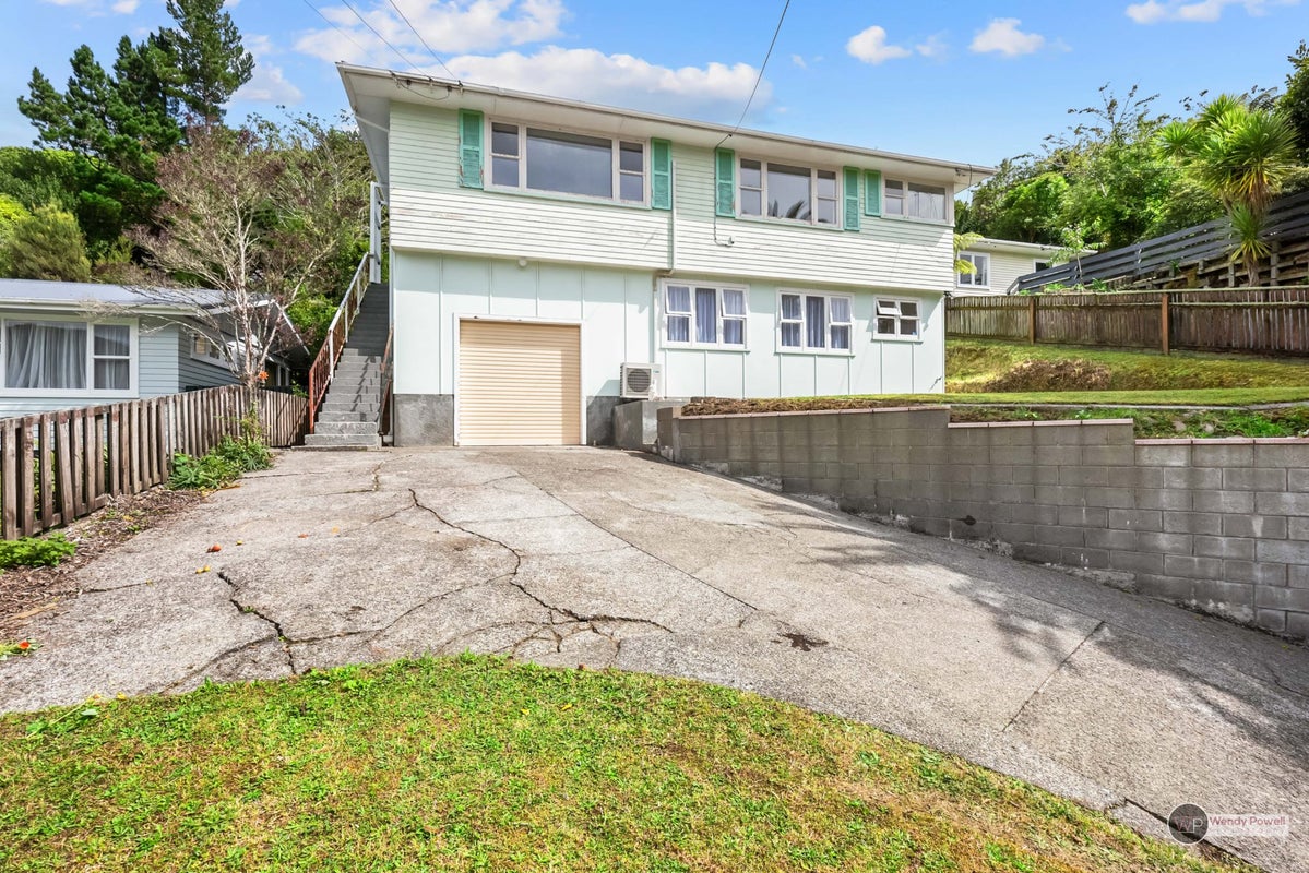 45 Logie Street, Stokes Valley, Lower Hutt - Carousel 21