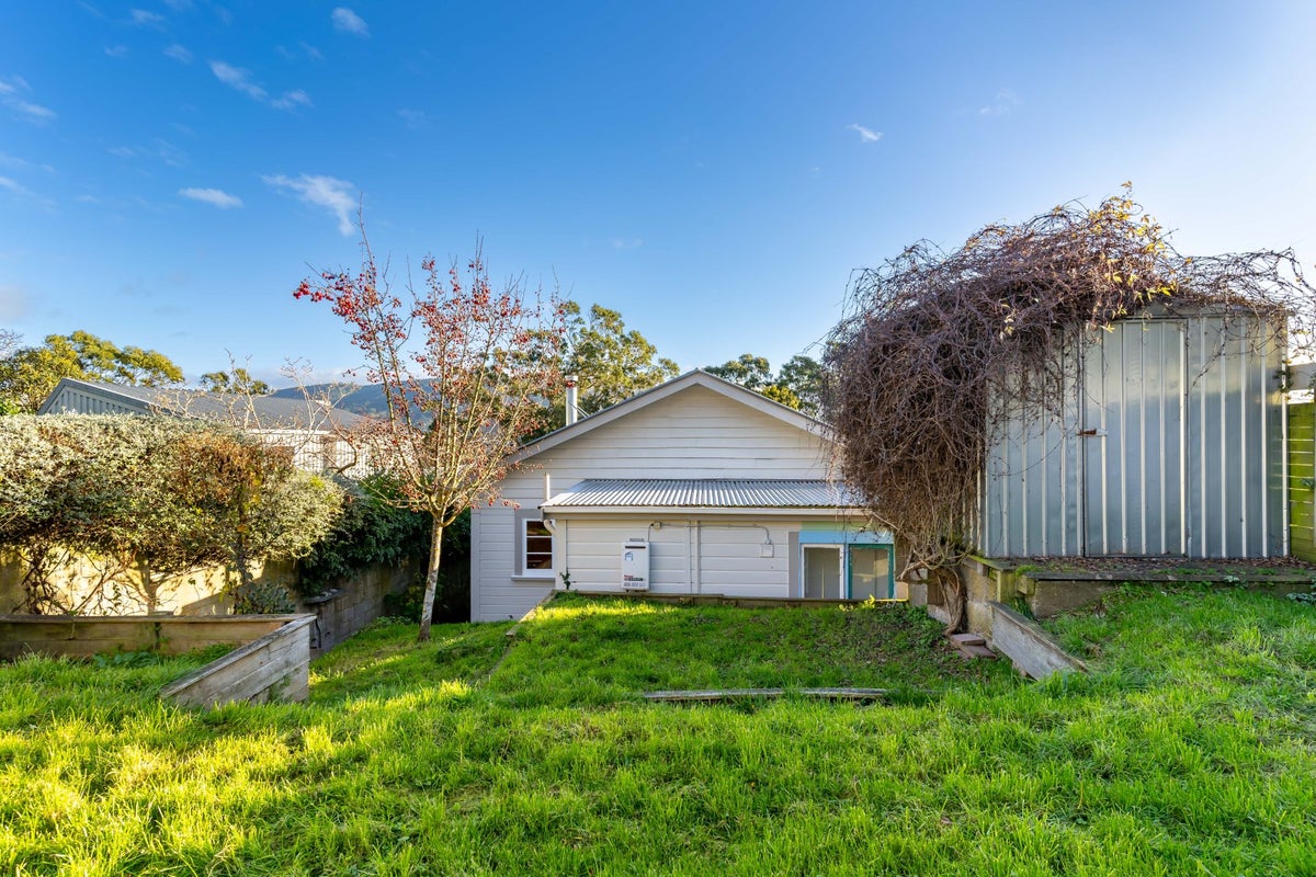27 Marine Parade, Macandrew Bay, Dunedin - Carousel 14