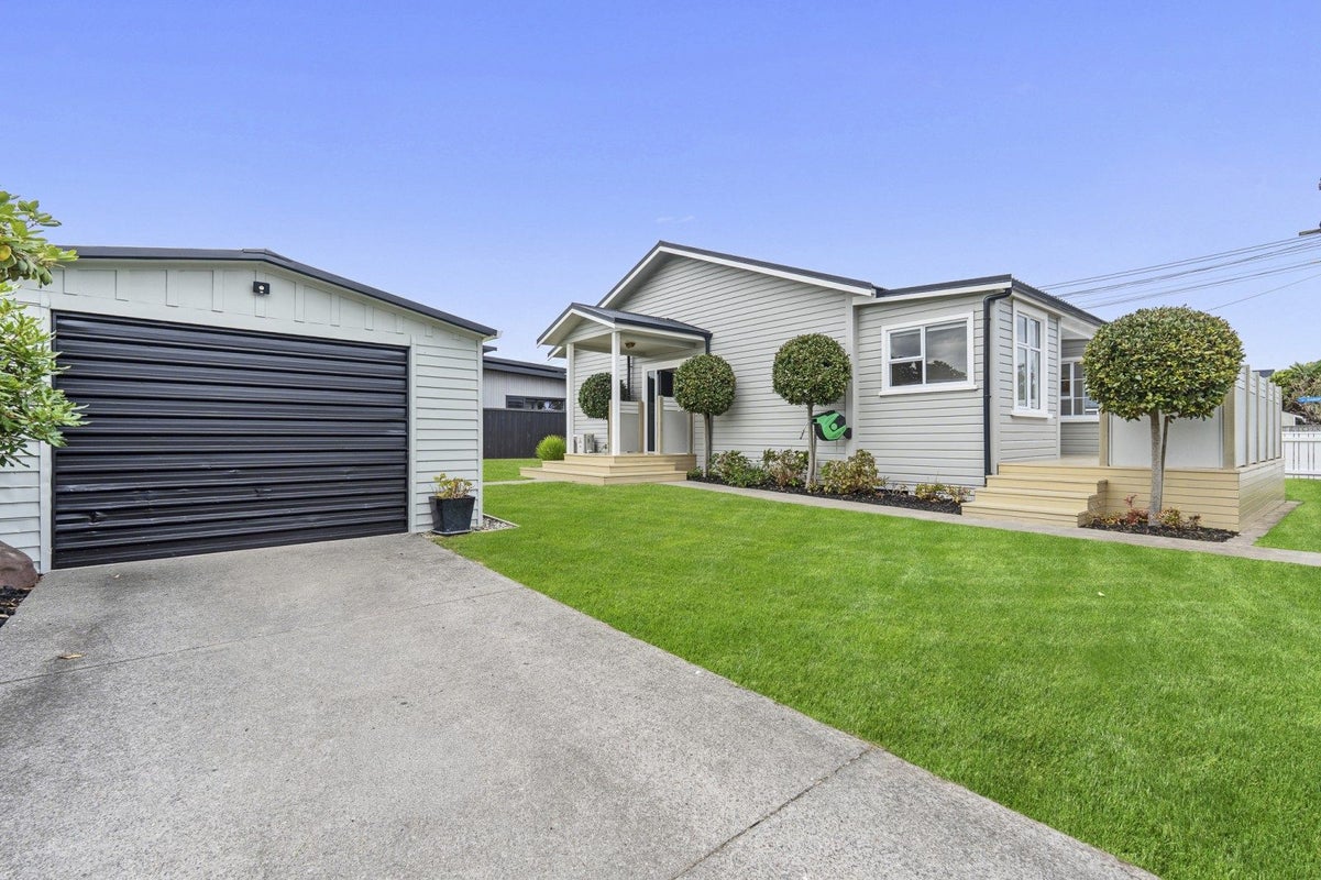 1 Rainsford Street, Moturoa, New Plymouth - Carousel 1