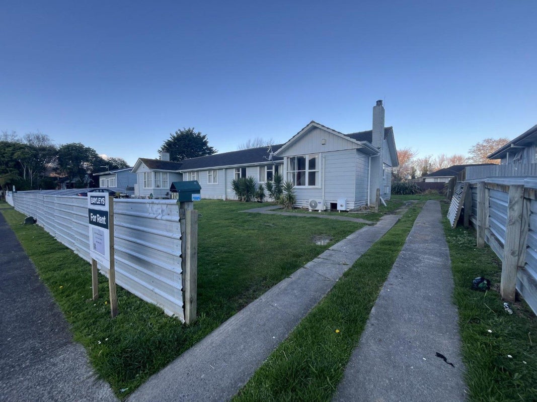 169 Paterson Street, Aramoho, Whanganui - Carousel 1