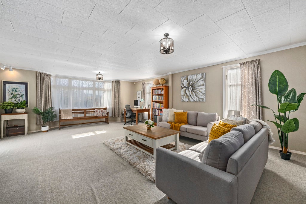 24 Henry Street, Ebdentown, Upper Hutt - Carousel 1