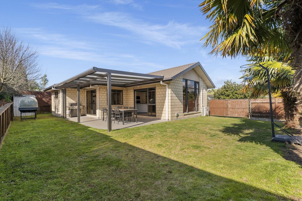18 Rosella Drive, Welcome Bay, Tauranga - Carousel 2