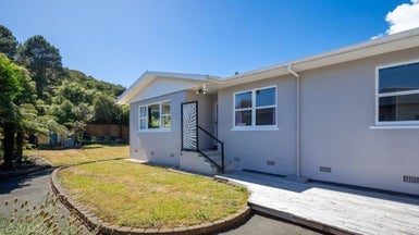 12 Cawthron Crescent, Annesbrook, Nelson - Carousel 1