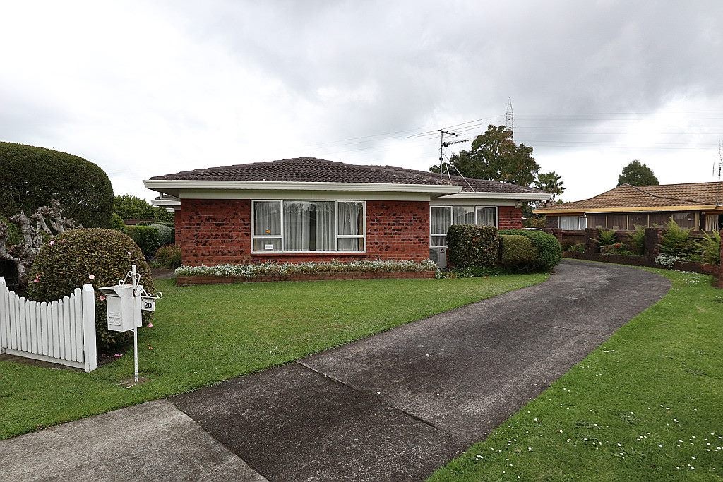 20 Glengowan Place, Conifer Grove, Takanini - Carousel 1
