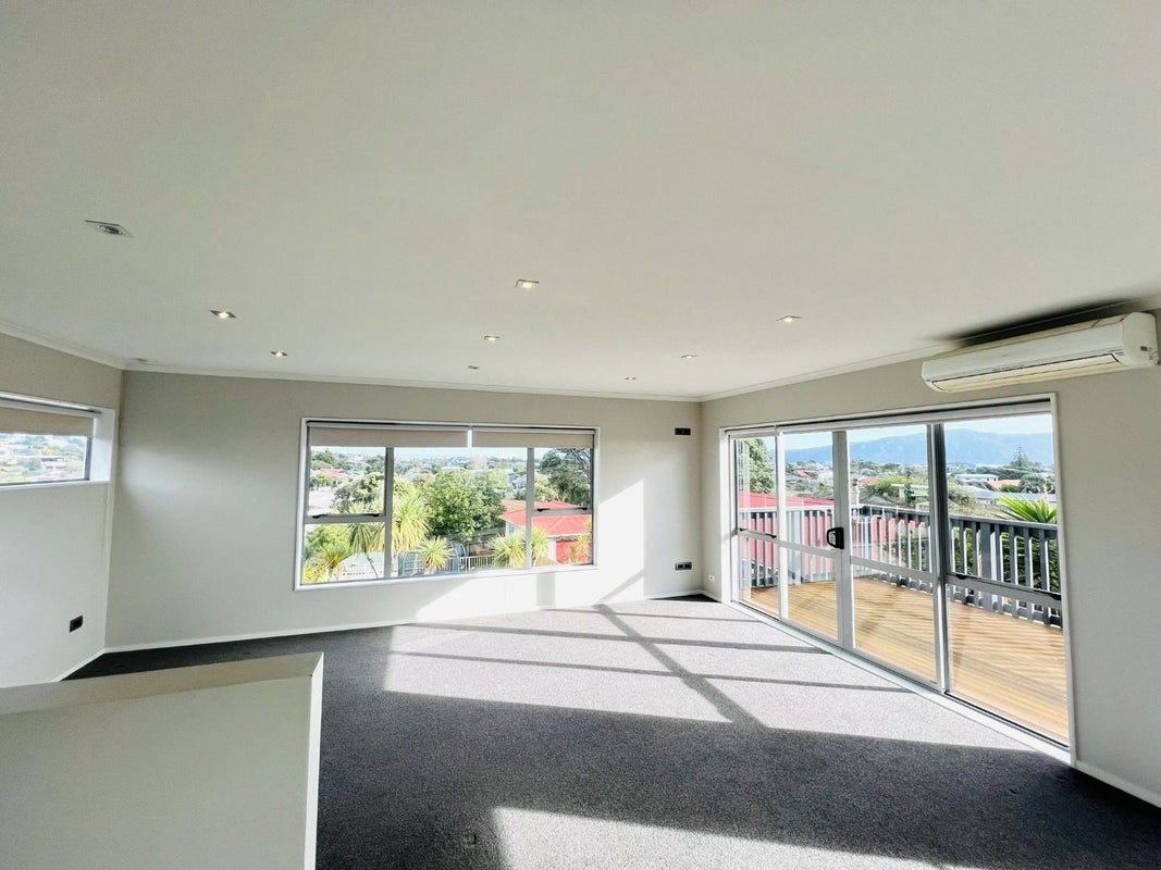 69 Queens Road, Waikanae Beach, Waikanae - Carousel 2