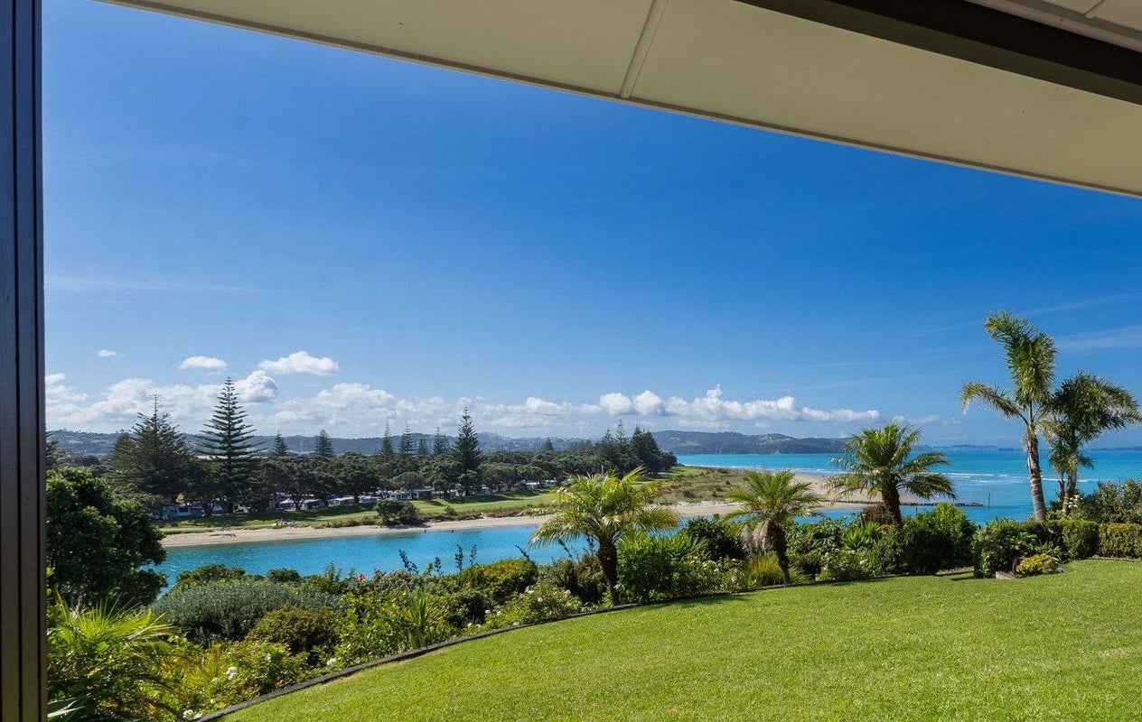 61 Rosario Crescent, Red Beach, Rodney, Auckland - Carousel 1