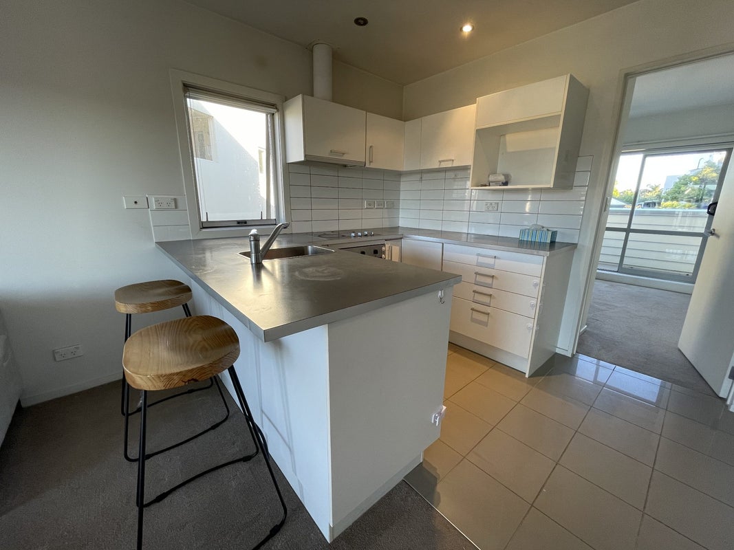 10E/71 Spencer Road, Oteha, Auckland - Carousel 2