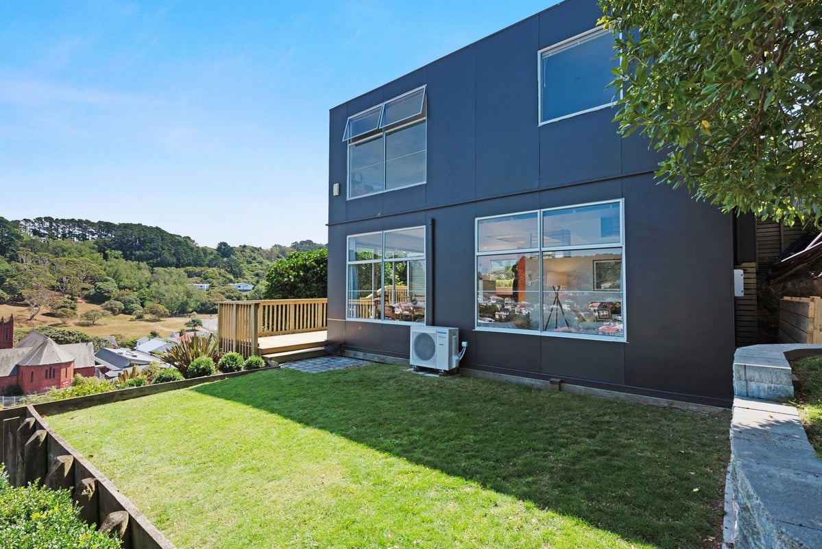 7A Baden Road, Hataitai, Wellington - Carousel 2