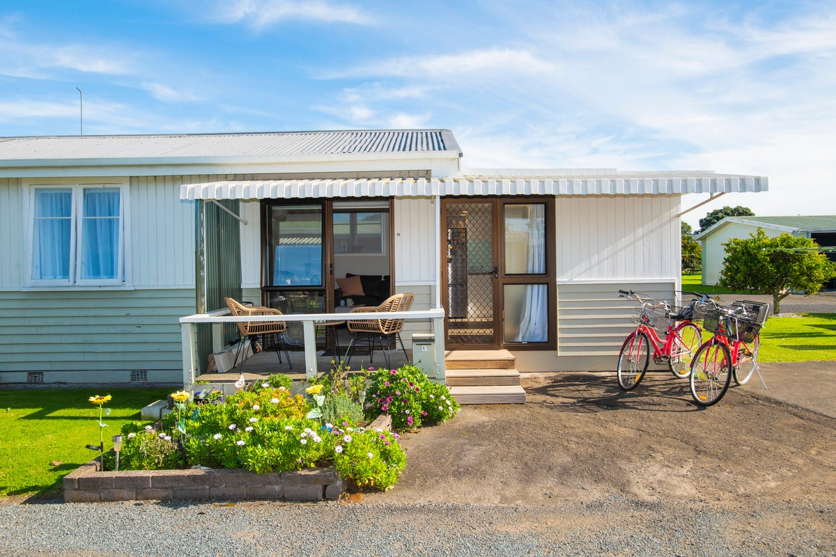 16/549 Childers Road, Te Hapara, Gisborne - Carousel 1
