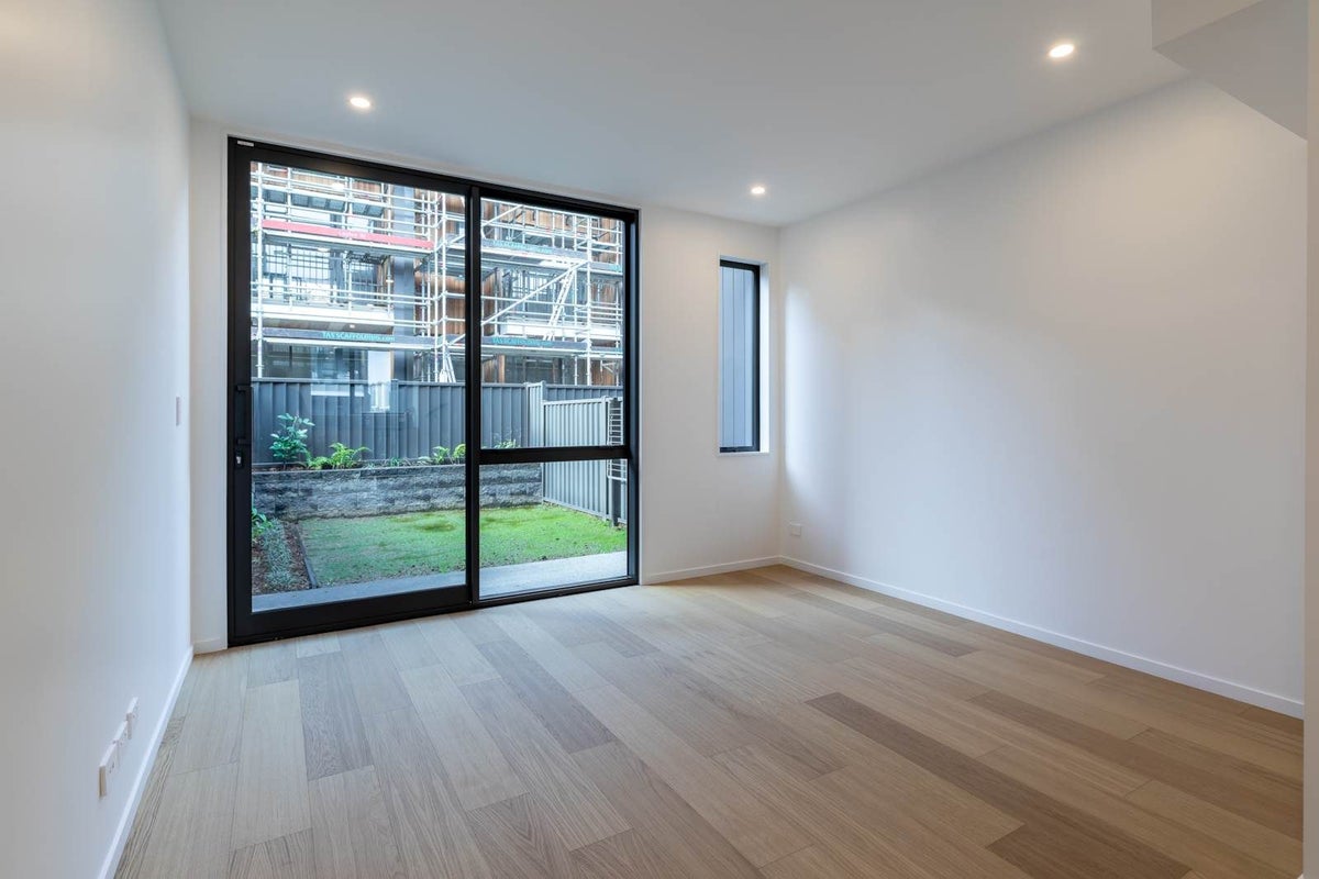 8 Silica Mews, Stonefields, Auckland - Carousel 2