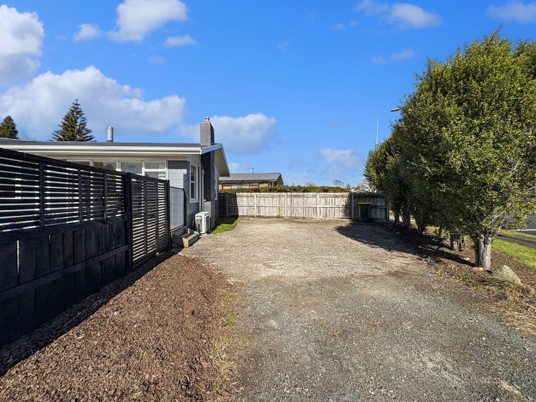 10 Fuchsia Avenue, Pukete, Hamilton - Carousel 17