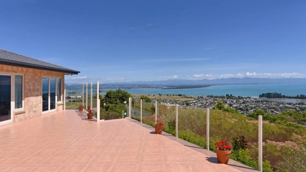 28 Zeehaen Place, Britannia Heights, Nelson - Carousel 2