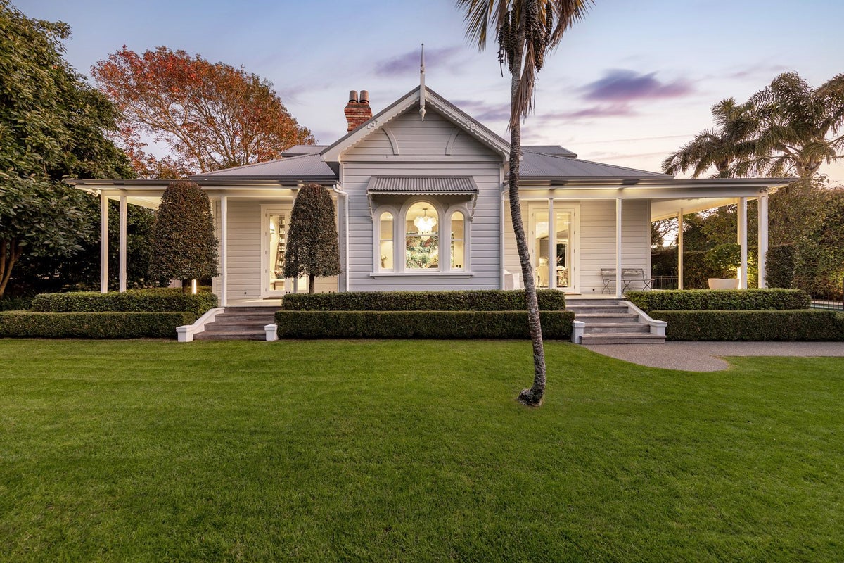 15 Henley Road, Mount Eden, Auckland - Carousel 1