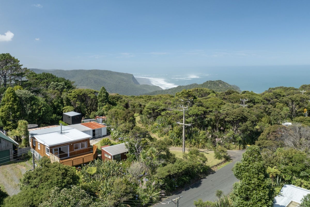 38 Te Ahuahu Road, New Lynn - Carousel 2