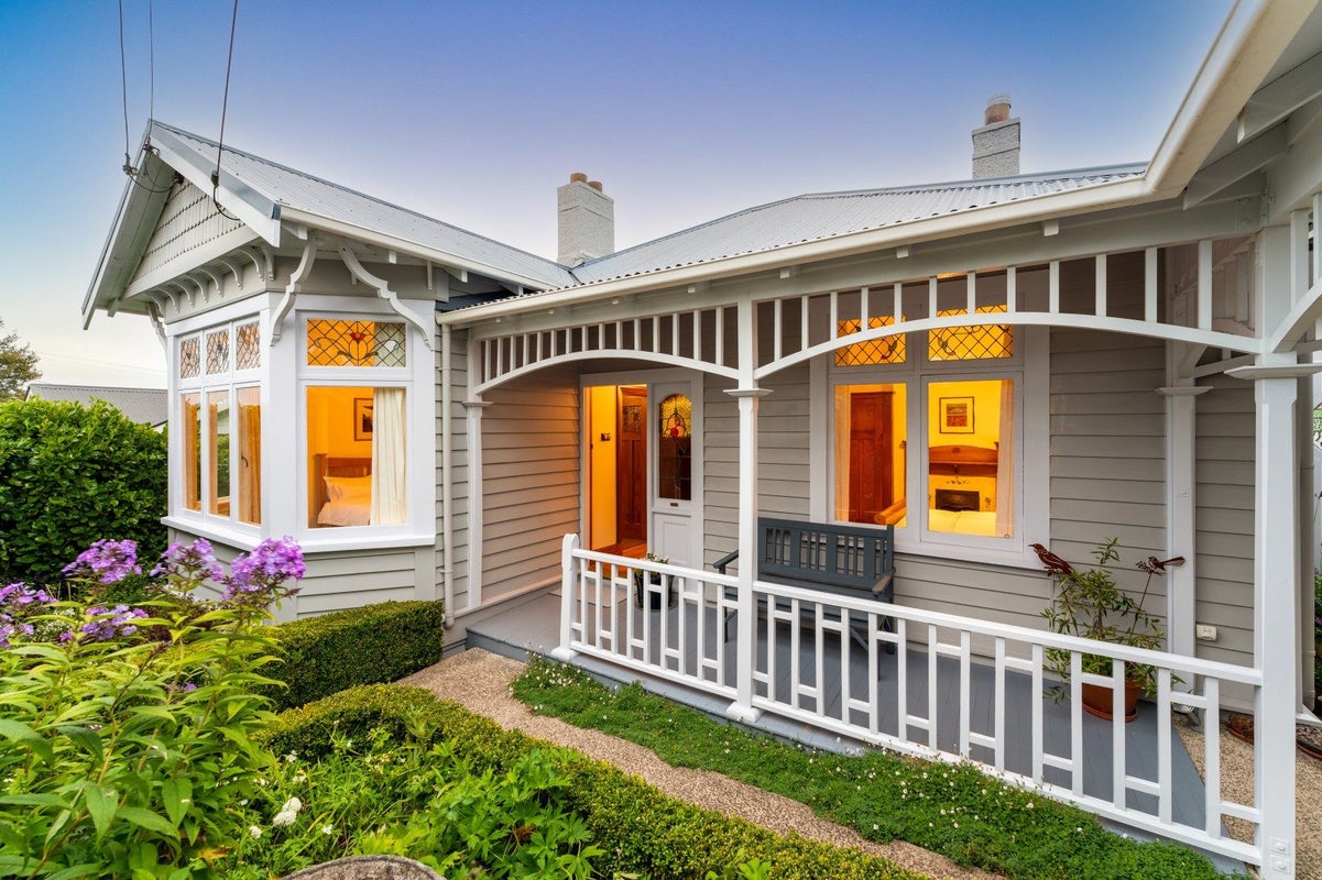 61 Cannington Road, Maori Hill, Dunedin - Carousel 1