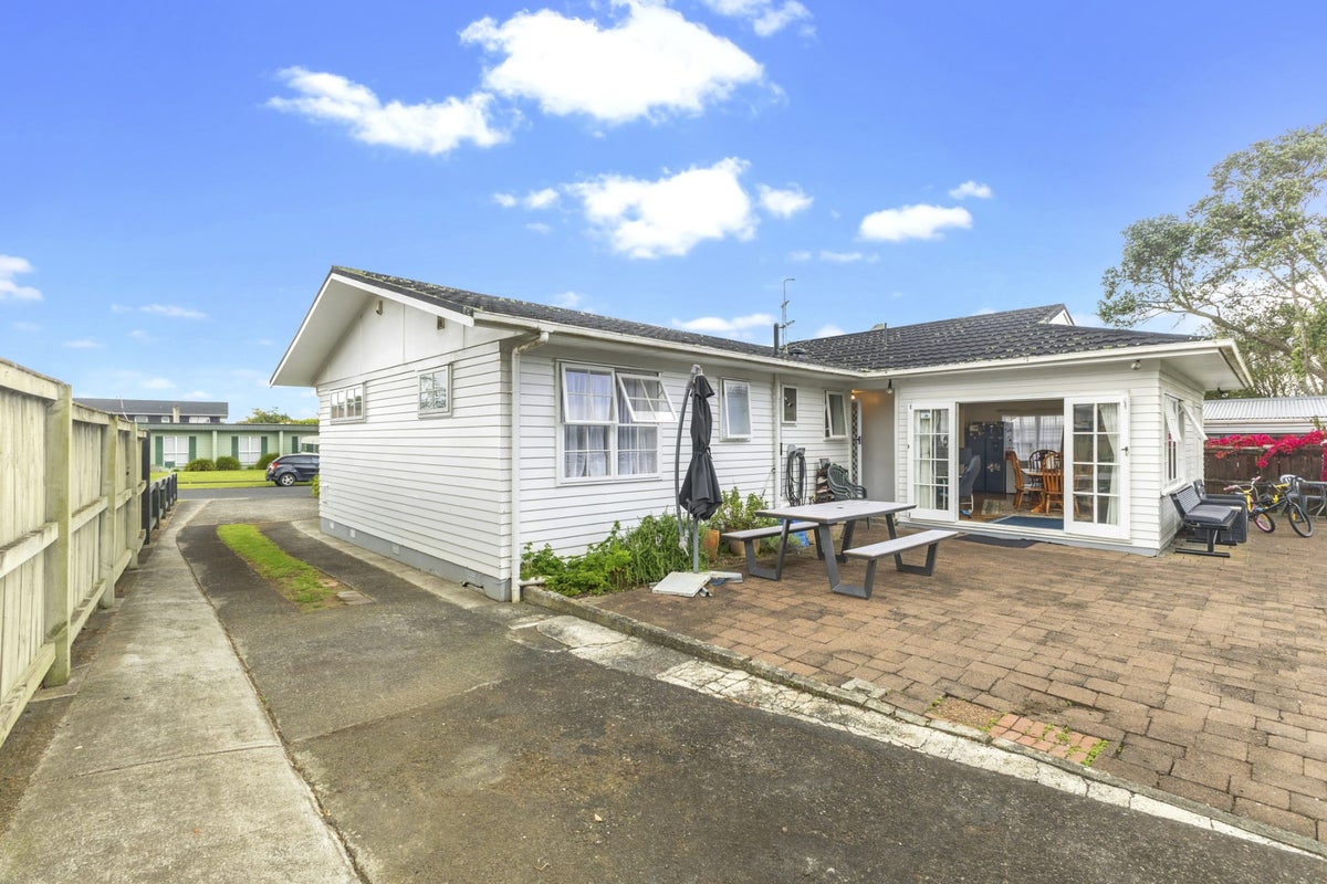 24 Andes Avenue, Mangere Bridge, Auckland - Carousel 2