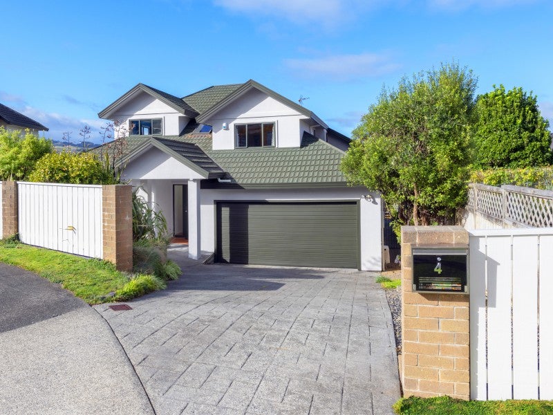 4 Gresford Place, Churton Park, Wellington - Carousel 1