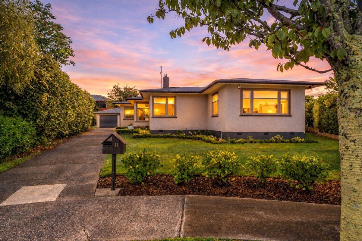 11 Athlone Place, Hokowhitu, Palmerston North - Carousel 17