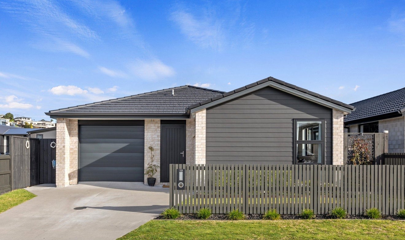 19 Kuihi Street, Poike, Tauranga - Carousel 1