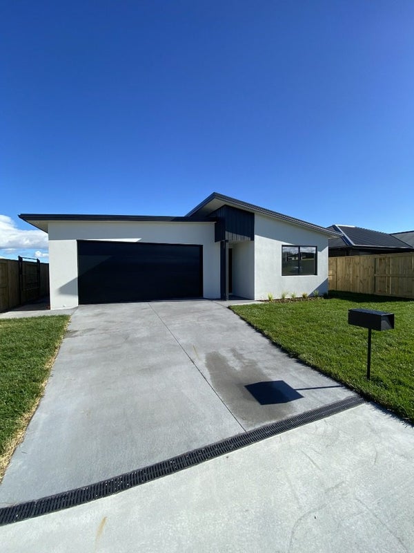 16A Kopakopa Crescent, Wharewaka, Taupo - Carousel 1