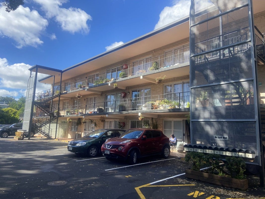 17/43 Woodward Road, Mount Albert, Auckland - Carousel 6