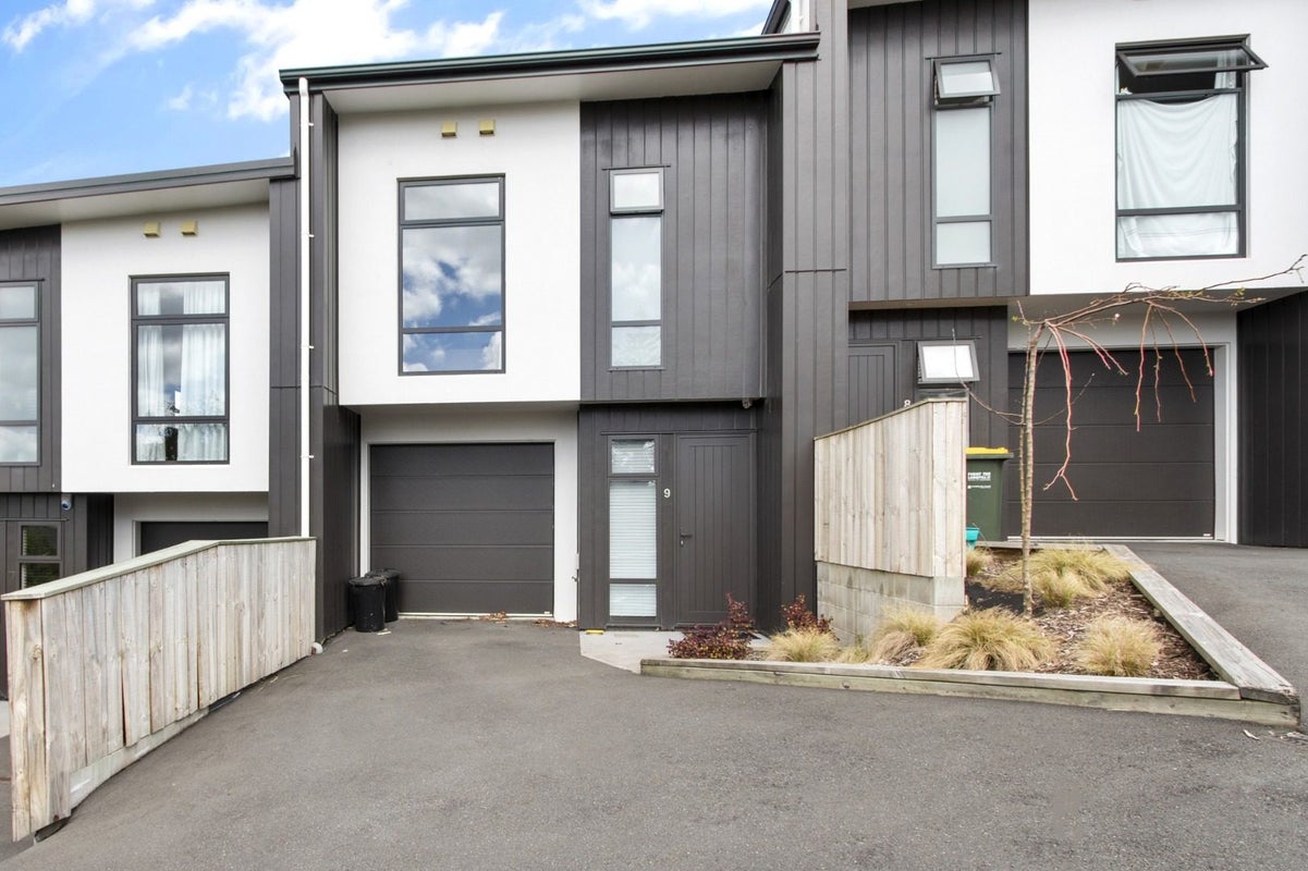 9/25 Thackeray Street, Hamilton Lake, Hamilton - Carousel 2