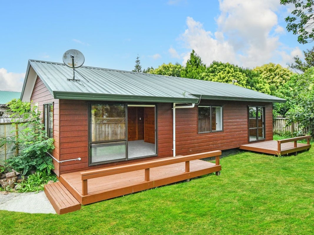 13 Riserra Drive, Ranui, Auckland - Carousel 1
