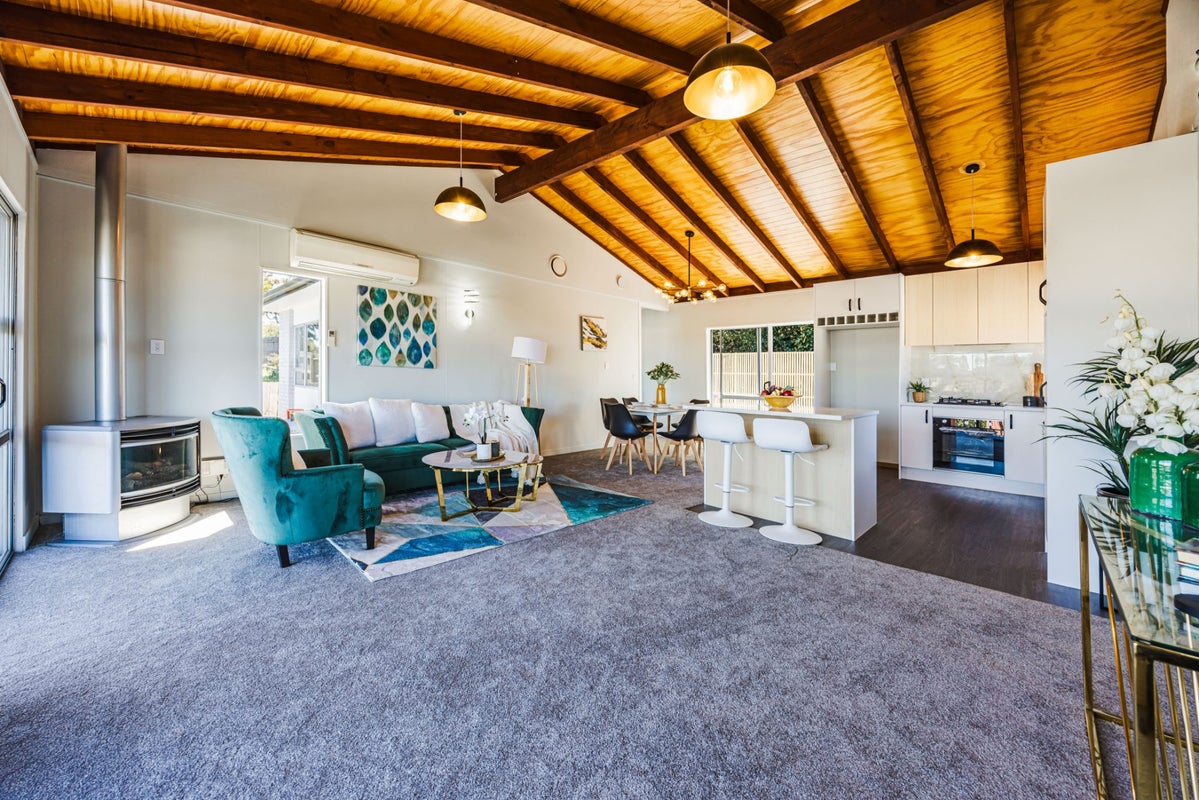 4/89A Royal Road, Massey, Auckland - Carousel 1