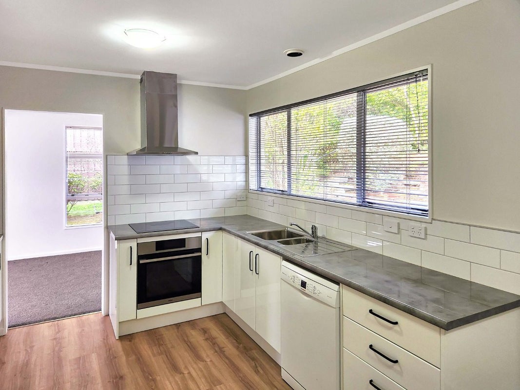 2 Dundee Place, Crofton Downs, Wellington - Carousel 2