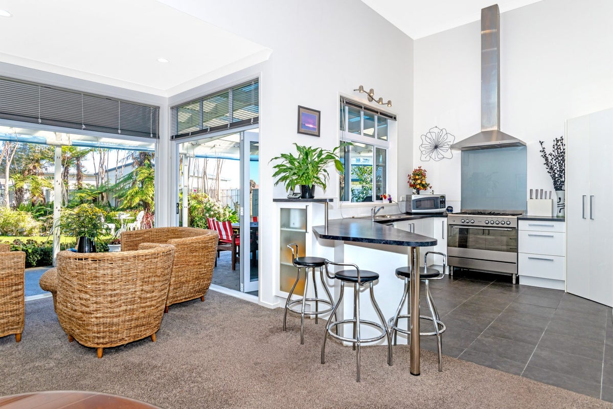 4 Joshua Lane, Lytton West, Gisborne - Carousel 2