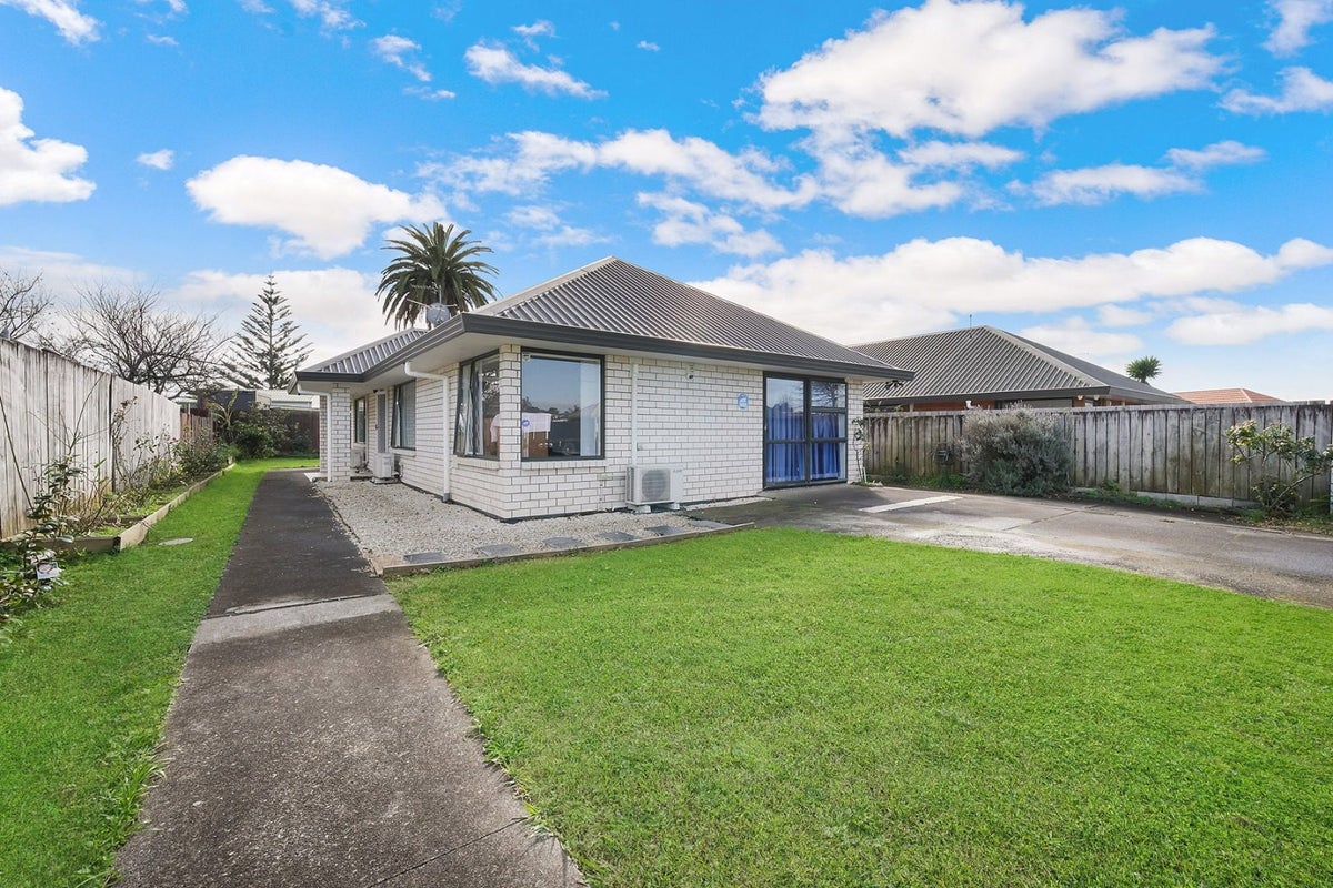 14 Gadsby Road, Favona, Auckland - Carousel 1